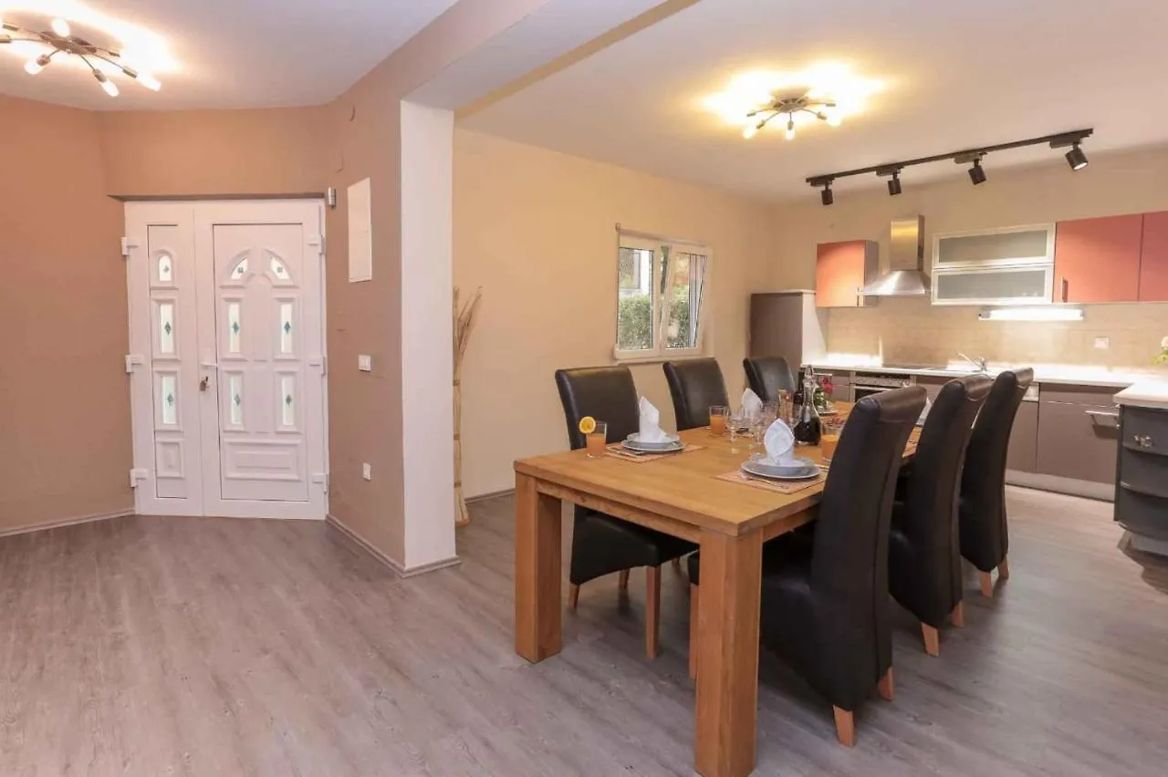 House Neda Villa Pridraga Holiday home